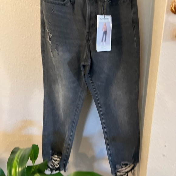 NWT SIMPLE SOCIETY Distressed Black Super High Rise Straight Jean - Picture 2 of 8